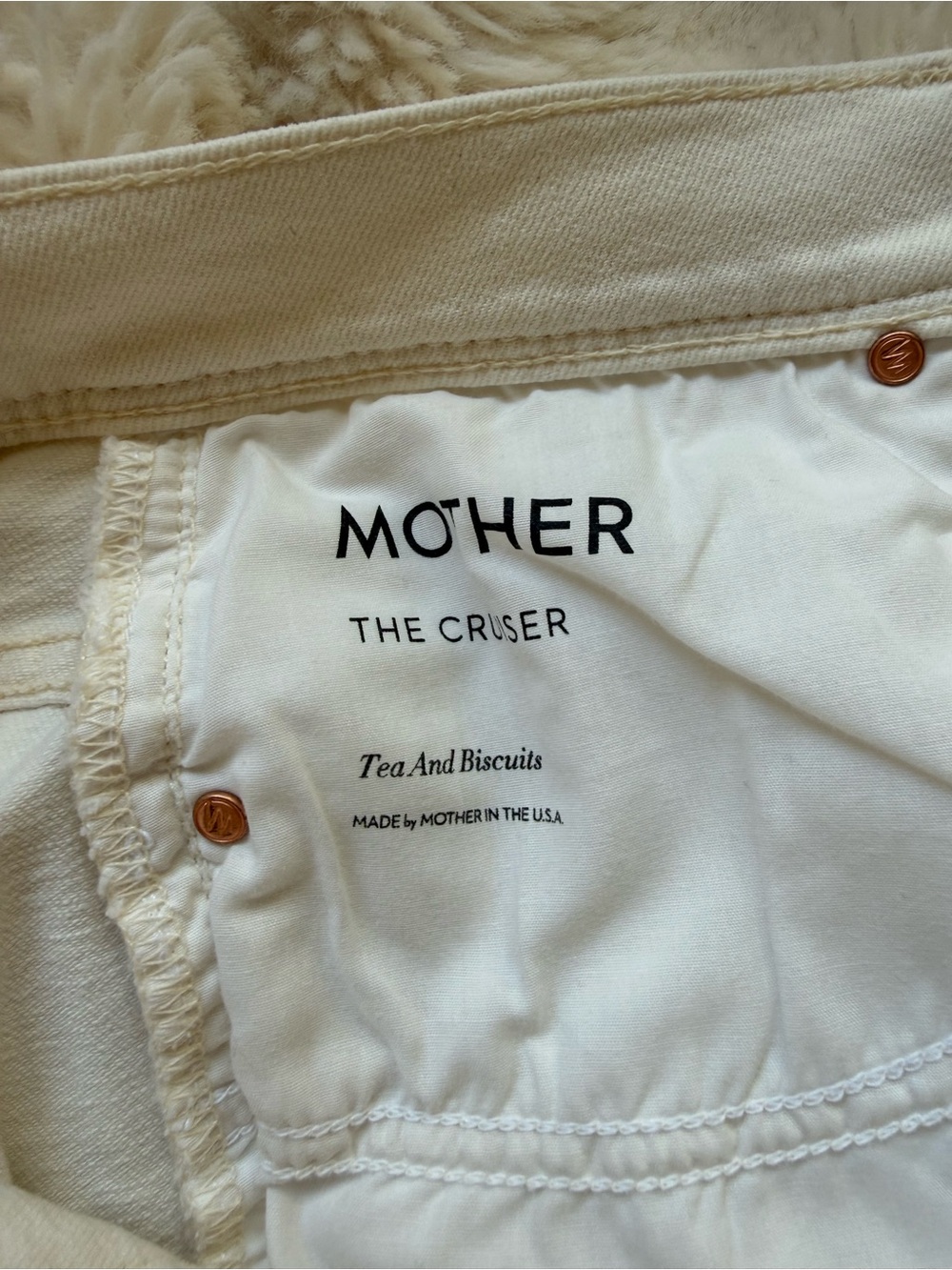 MOTHER The Cruiser women’s pants in Tea and Biscuits (Cream)